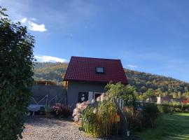 Domek w Karkonoszach pod Zamkiem Chojnik, hotel cerca de Parque Nacional Karkonosze, Jelenia Góra