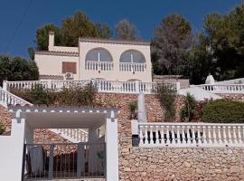 Kione Luxury Villa Marcolina, chalet de montaña en Alcossebre