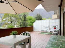 Casetta con terrazza, apartment in Como