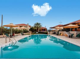 Dukes Poolside Houses, hótel í Parálion Ástros