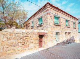 MINIQ HOMES 104 - The Luxurious Stone Retreat, hotell i Foça