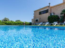YourHouse Ca Na Teulera, villa with private pool, landsted i Can Picafort