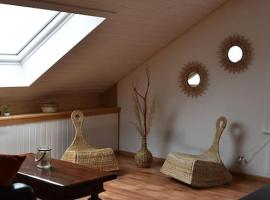 Appartement Chez l'apiculteur，Travers的飯店