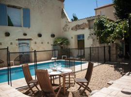 Maison Pelissier - Chambres d’hôtes avec piscine, hotel con estacionamiento en Cuxac-dʼAude