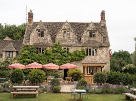 The Double Red Duke, Cotswolds: Clanfield şehrinde bir otel