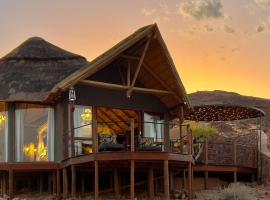 Namib Outpost, хотел с басейни в Сесрием