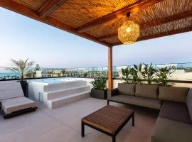 Lux Apt - Private Rooftop - Private Hot tub - 100m from beach