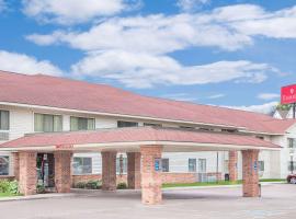 Ramada by Wyndham Hancock Waterfront, hotel con hidromasaje en Hancock