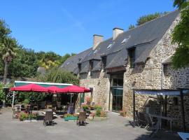 L'AUBERGE DE LA PORTE, hotel v mestu Saint-Jouan-des-Guérets