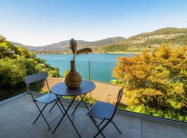 La Palma 1 by Quokka 360 - modern panoramic lake view flat, cheap hotel in Montagnola