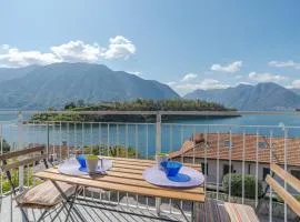 Lake Como Apartment with Balcony and Private Parking