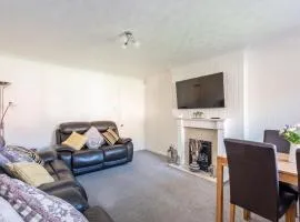 14 Acomb Wood Drive Peaceful 2-Bed Home in York with Free Parking I Pass The Keys