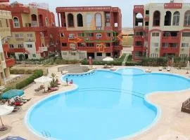 2 Bedroom Apartment with pool view