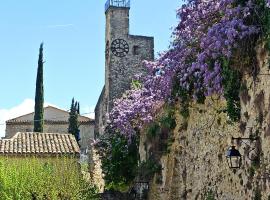 Maison Curieuse, viešbutis mieste Vazon la Romenas