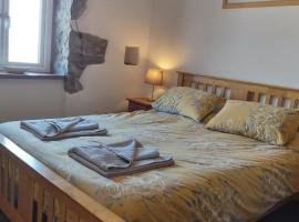 Family stay by the beach, hotel v mestu Chwilog