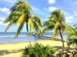 Fabulous Sunsets, White Sand Beach - At The Perch In Sundancer Cabanas, ubytování v soukromí na pláži v destinaci Sandy Bay