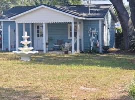 Historic GWALTNEY HOUSE-Cottage at St Andrew's Bay, beach rental in Panama City