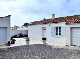 Villa Ohana proche centre-ville, holiday rental in Le Château-dʼOléron