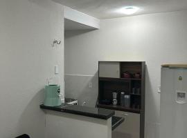 Apartamento acolhedor Maracanaú -Premium, lägenhet i Maracanaú