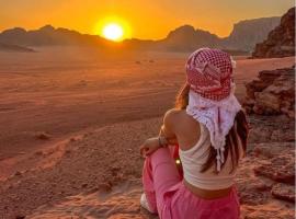 moon city with natural views, hotel in Wadi Rum