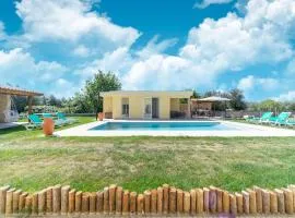 Rural Holiday Home with Pool