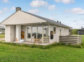 3 Bedroom Beautiful Home In Lemvig, cottage in Trans