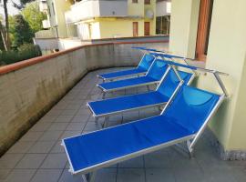La Dolce Vita - Apartment with shared pool and large terrace, hotel in Lido delle Nazioni