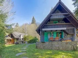 Fani's Riverside Cottage - Happy Rentals