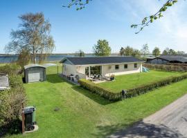 Holiday Home Skelhuse Storvorde Iii，位于斯托沃勒的酒店