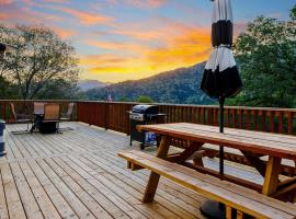 Secluded Mountain Top Home Minutes to Sequoias & Kings Canyon, casa o chalet en Three Rivers