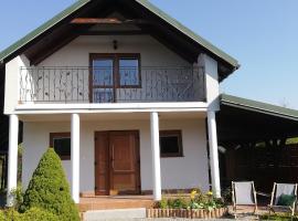 Domek Chmiel I nad Jeziorem Tarnobrzeskim – hotel dla rodzin w Tarnobrzegu