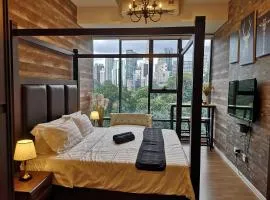 Romantic Log Cabin - walk to KL Tower, KLCC, Bukit Bintang
