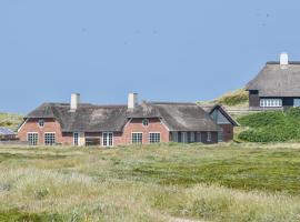 Stunning Home In Ringkbing With House A Panoramic View, hotel de luxo em Ringkøbing