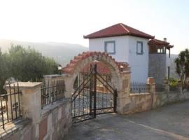 Cretan Country house, villa in Áyios Spirídhon