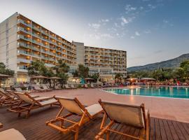Evia Riviera Resort, hotel en Amarinto