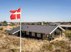 3 Bedroom Cozy Home In Ringkøbing