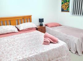 Fantastic Homestay- 2 Bedroom unit, hotel med parkering i Auckland