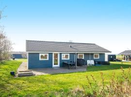 12 person holiday home in Vinderup, hytte i Vinderup