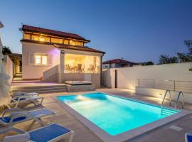 Villa Sunrise, casa de campo em Lopar