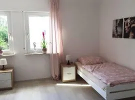 22b große Wohnung mit Balkon, SmartTV und Wlan