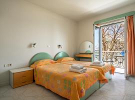 Angela partial sea view 8，位于凯法利尼亚岛的酒店