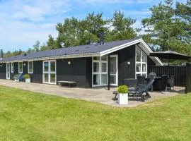 3 Bedroom Cozy Home In Jerup