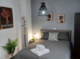 Petite suite with backyard., place to stay in Mytilini