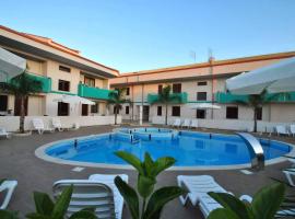 Residence Fronte Mare, hotell i Santa Maria Del Focallo