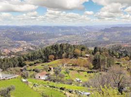 2BR Sunrise House - Alvão Natural Park, hotel v mestu Vila Real