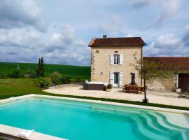 Gîte Chez Cheynaud: Celles şehrinde bir otel