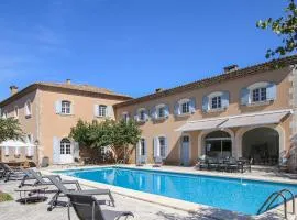 Nice Home In Apt With 7 Bedrooms, Wifi And Private Swimming Pool