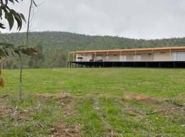 Gran Casa en Parcela de Agrado, hotel en Catapilco