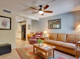 Green Valley Vacation Rental with Community Pools!, hotel with parking in Green Valley