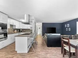 Epicurean remodel in central location.